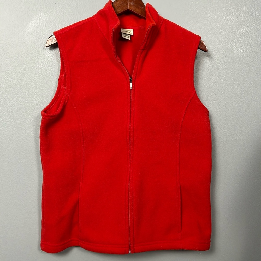 L. L. Bean Orange Red Large Fleece Vest zipper closure